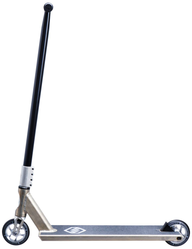 Striker Gravis Pro Skrejriteņa Large triku skrejritenis
