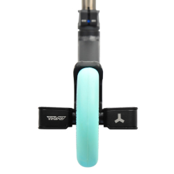 TRIAD Racketeer triku skrejritenis